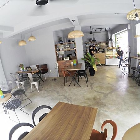 Happy Coffee Guesthouse Ho Chi Minh City Bagian luar foto